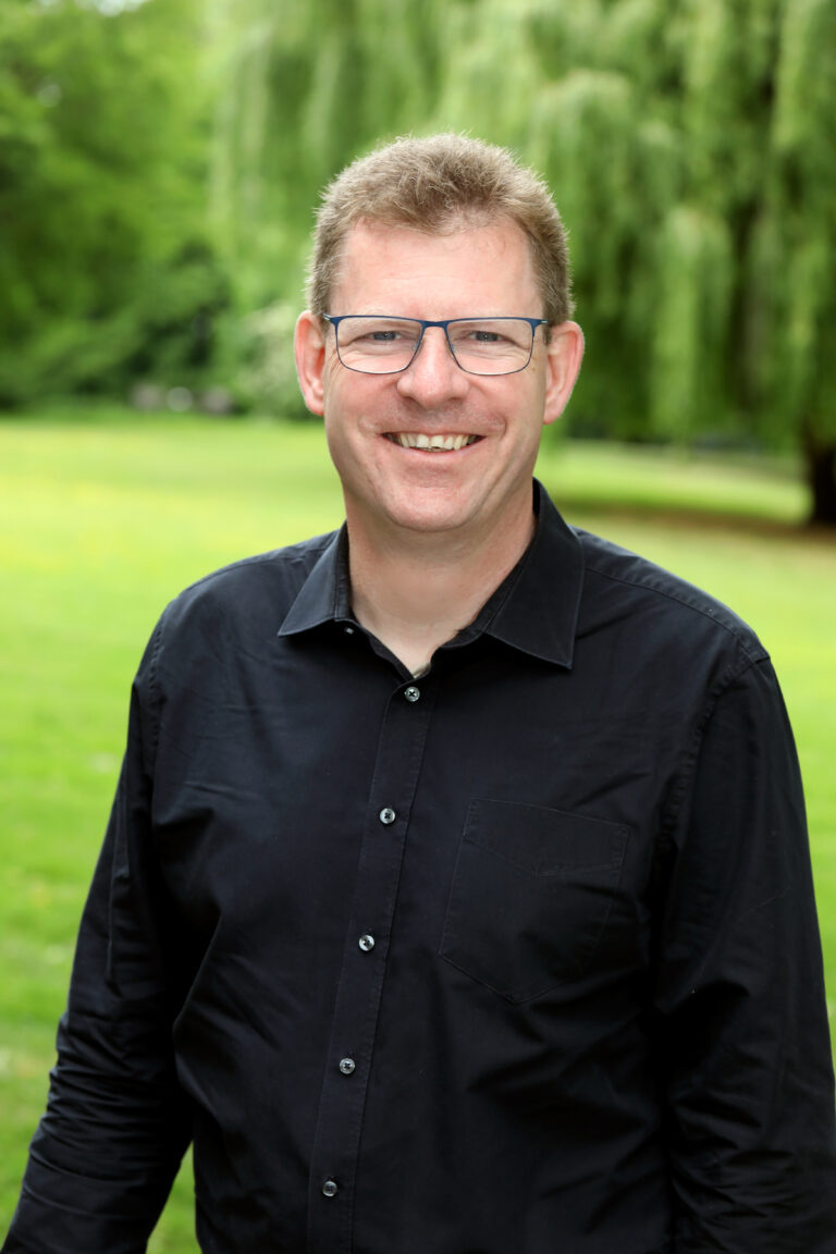 Dr. Axel Nawrath
