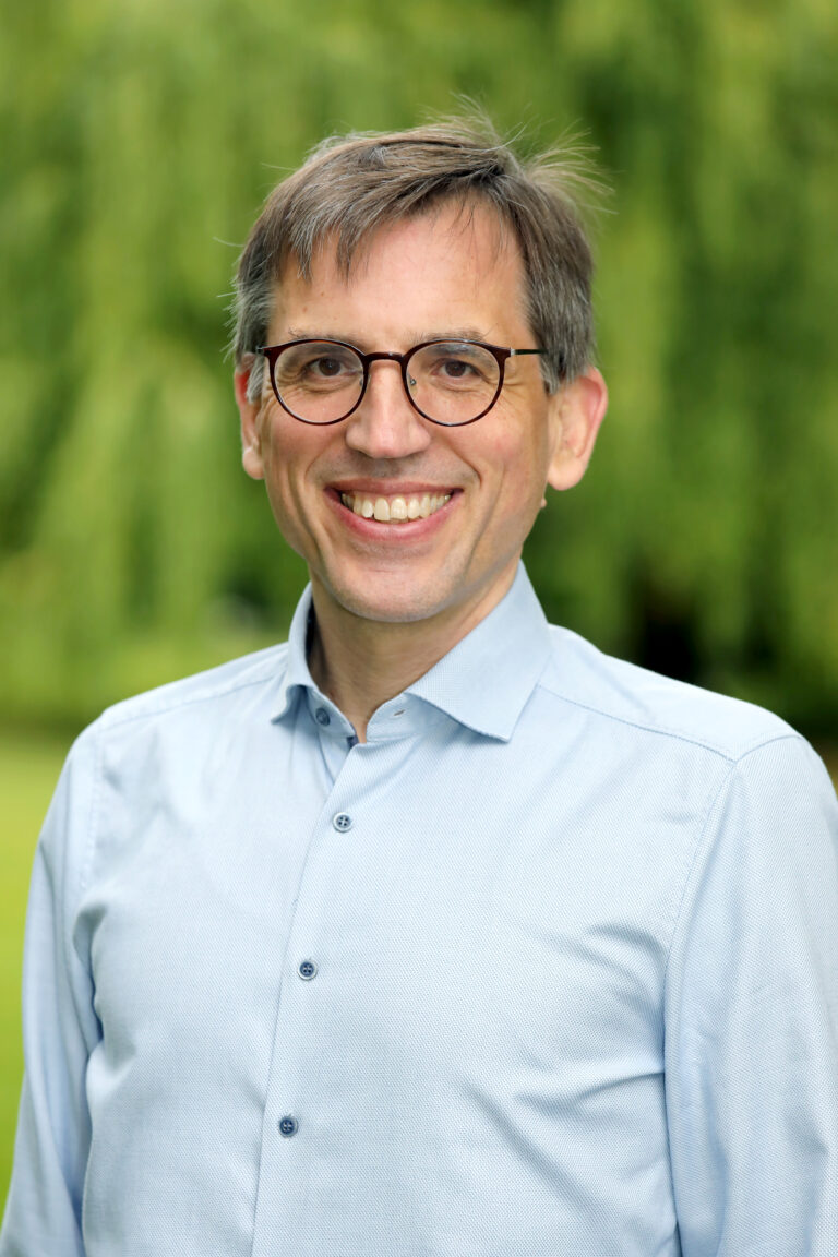 Dr. Henning Schnurbusch